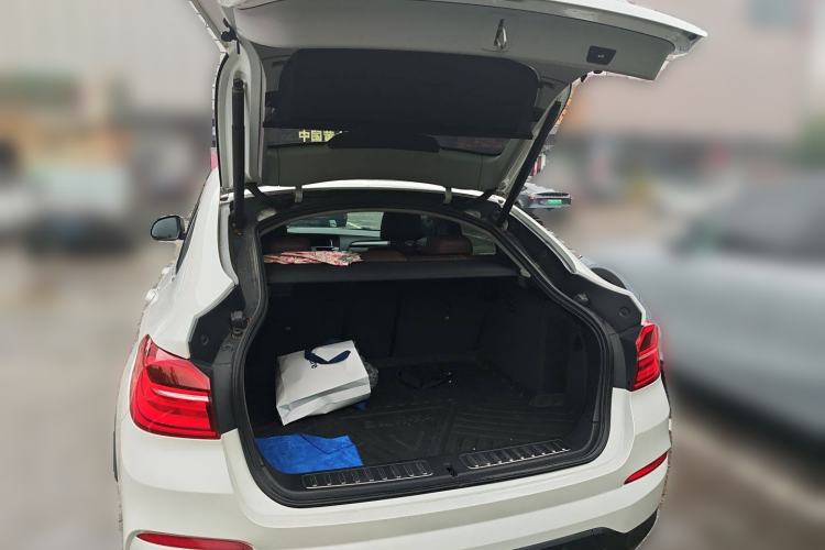 Used BMW X4 2014 xDrive20i X Design Package Trunk