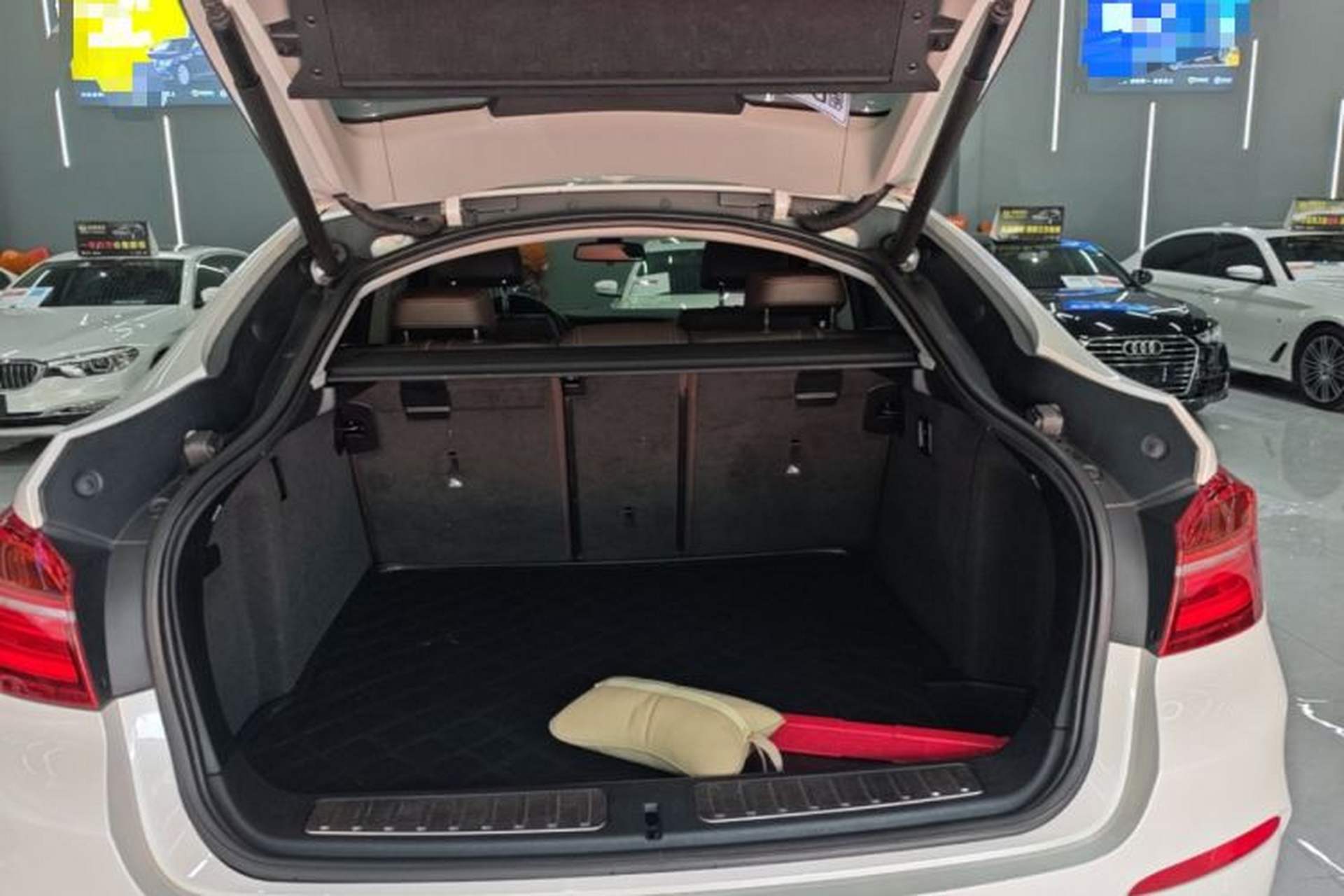 Used BMW X4 2014 xDrive20i X Design Package Trunk