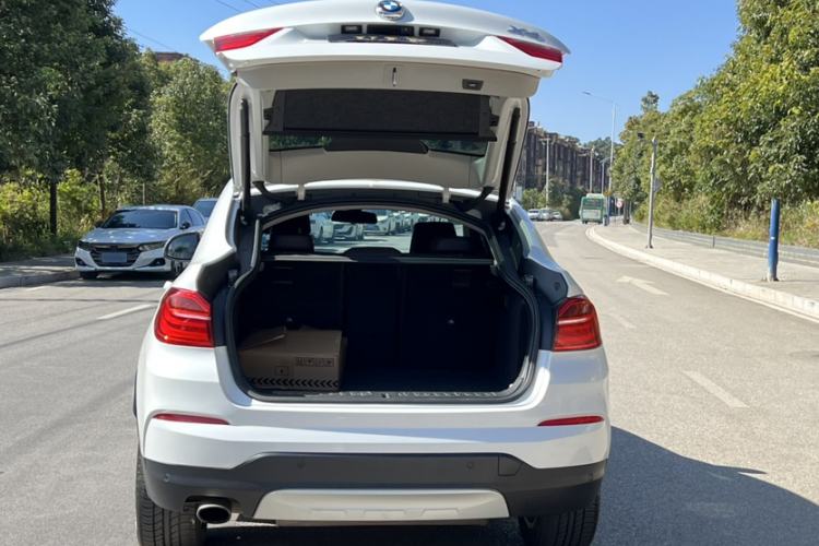 Used BMW X4 2014 xDrive20i X Design Package Trunk