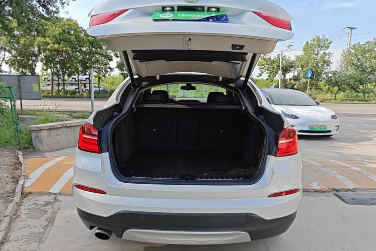 Used BMW X4 2014 xDrive20i X Design Package Trunk