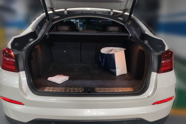 Used BMW X4 2014 xDrive20i X Design Package Trunk