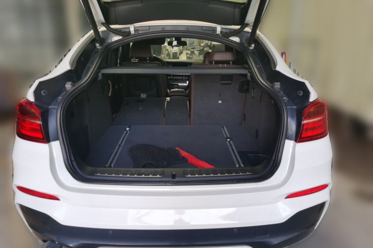 Used BMW X4 2014 xDrive35i M Sport model Trunk