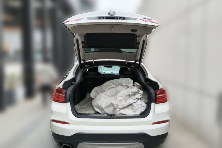 Used BMW X4 2014 xDrive20i X Design Package Trunk