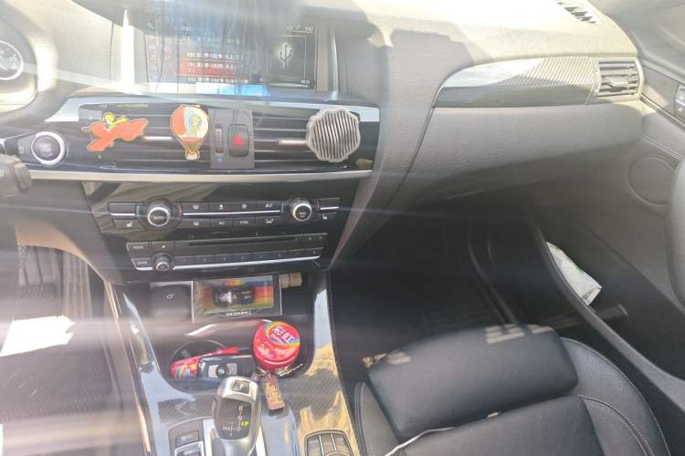 Used BMW X4 2016 xDrive20i M Sport Edition Audio And AC Panel
