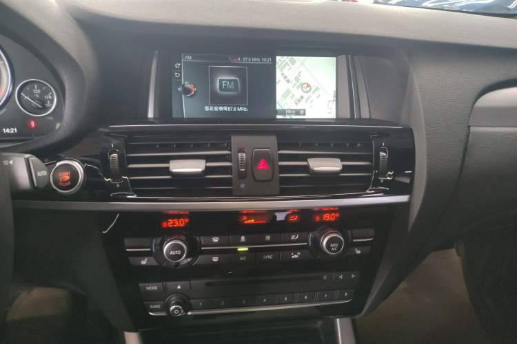 Used BMW X4 2016 xDrive20i M Sport Edition Audio And AC Panel