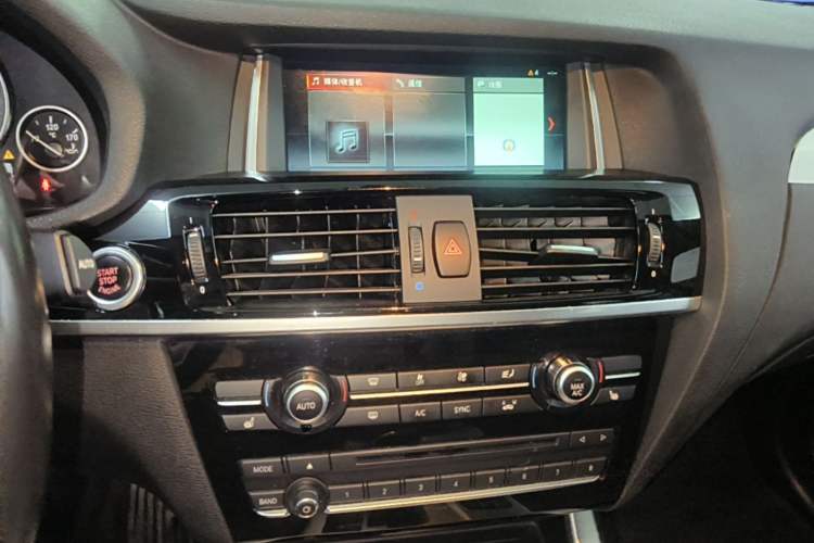 Used BMW X4 2016 xDrive20i M Sport Edition Audio And AC Panel