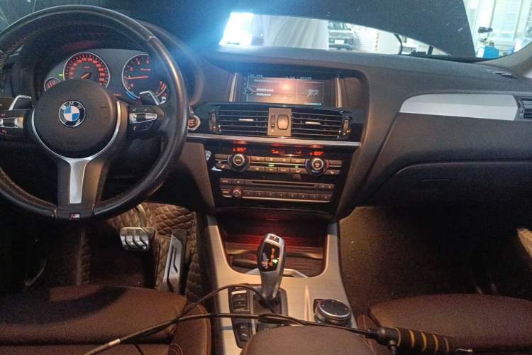 Used BMW X4 2016 xDrive20i M Sport Edition Audio And AC Panel