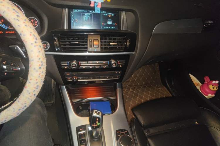 Used BMW X4 2016 xDrive20i M Sport Edition Audio And AC Panel