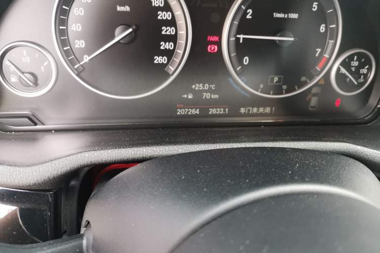 Used BMW X4 2016 xDrive20i M Sport Edition Odometer Close Up