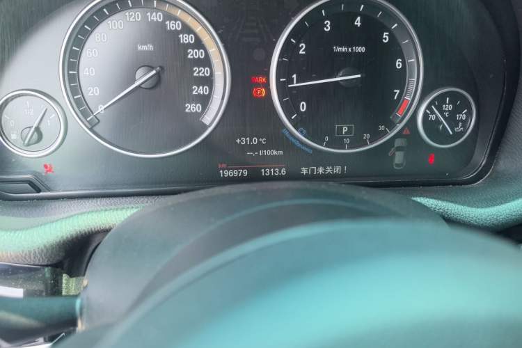 Used BMW X4 2016 xDrive20i M Sport Edition Odometer Close Up