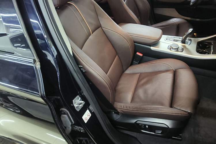 Used BMW X4 2016 xDrive20i M Sport Edition Right Front Seat