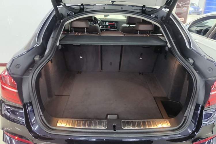 Used BMW X4 2016 xDrive20i M Sport Edition Trunk