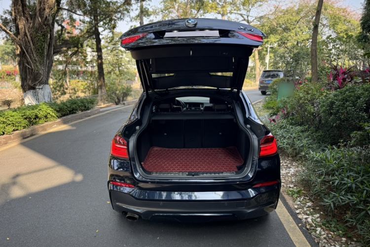 Used BMW X4 2016 xDrive20i M Sport Edition Trunk
