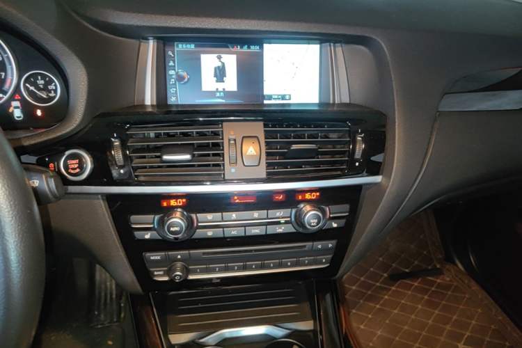 Used BMW X4 2016 xDrive20i M Sport Edition Audio And AC Panel