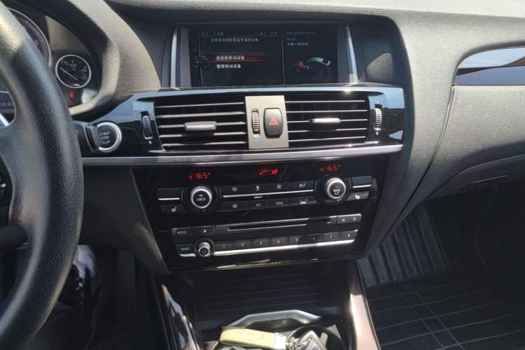 Used BMW X4 2016 xDrive20i M Sport Edition Audio And AC Panel