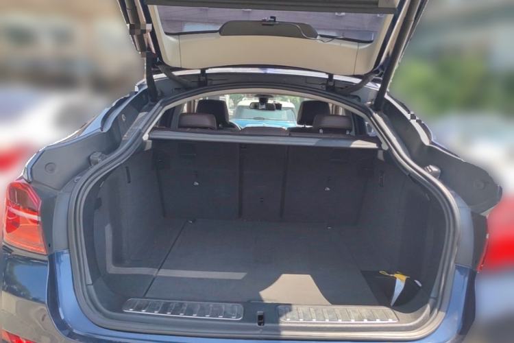 Used BMW X4 2016 xDrive20i M Sport Edition Trunk