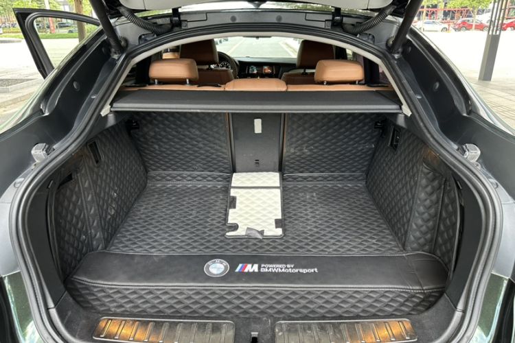 Used BMW X4 2016 xDrive20i M Sport Edition Trunk