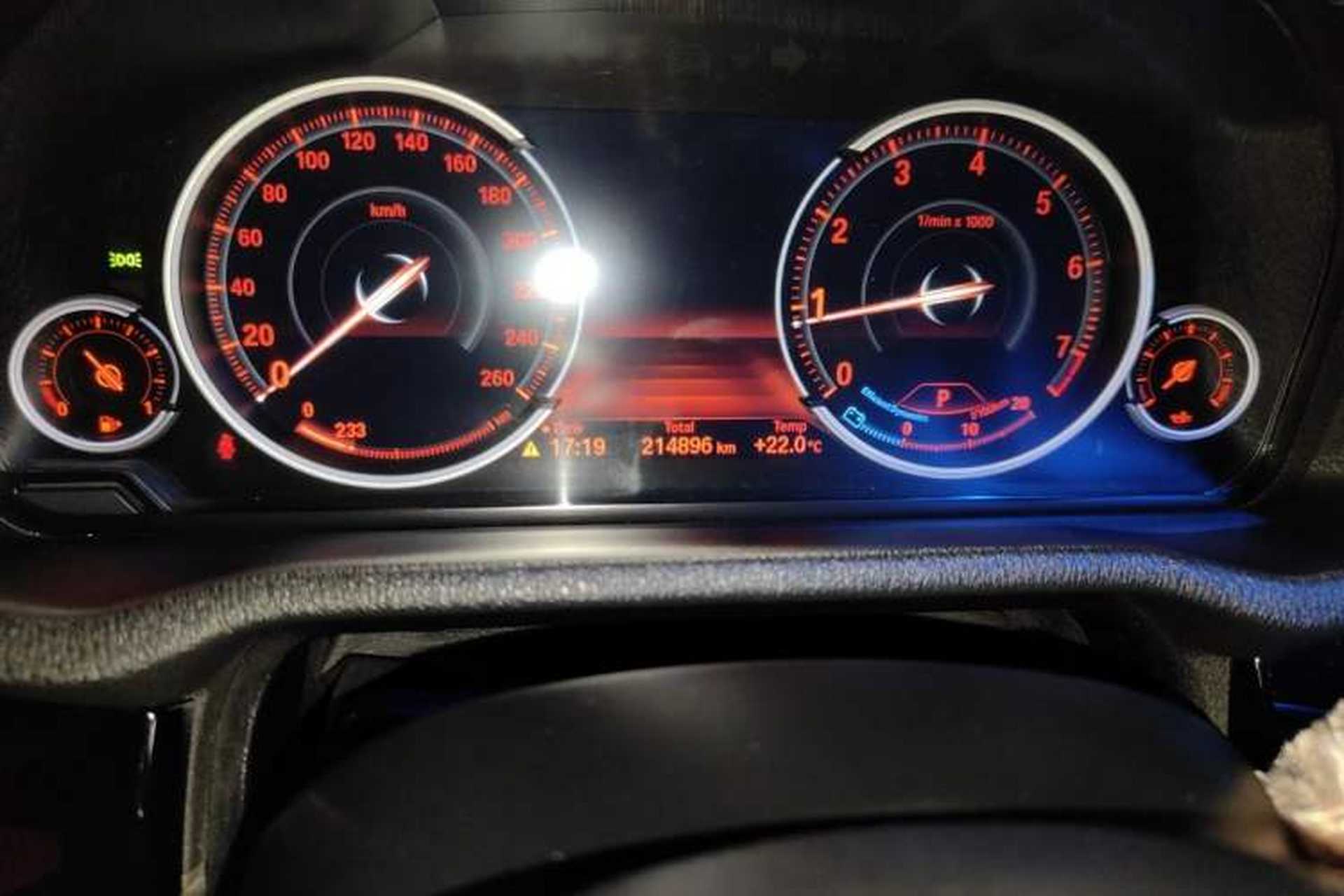 Used BMW X4 2016 xDrive20i M Sport Edition Odometer Close Up