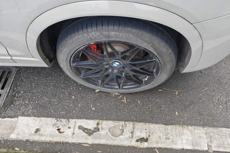 Used BMW X4 2016 xDrive20i M Sport Edition Right Front Wheel Hub