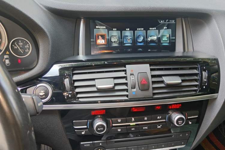 Used BMW X4 2016 xDrive20i M Sport Edition Audio And AC Panel