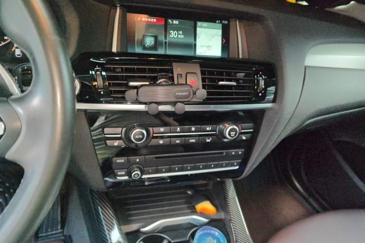 Used BMW X4 2016 xDrive20i M Sport Edition Audio And AC Panel
