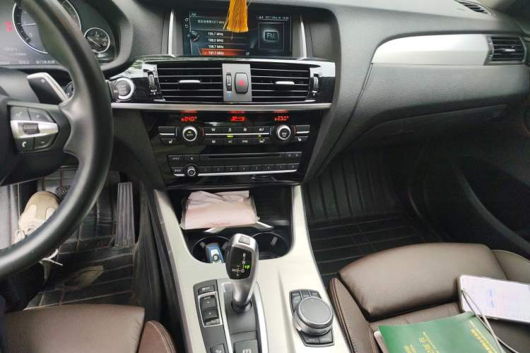 Used BMW X4 2016 xDrive20i M Sport Edition Audio And AC Panel