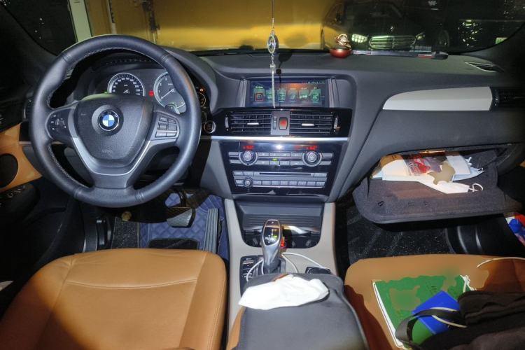 Used BMW X4  Center Console