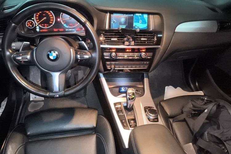 Used BMW X4 2016 M40i Center Console