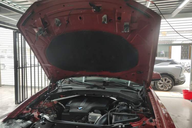 Used BMW X4 2016 xDrive20i M Sport Edition Engine Bay