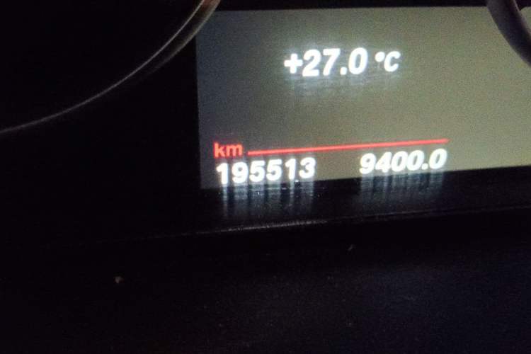 Used BMW X4 2016 xDrive20i M Sport Edition Odometer Close Up