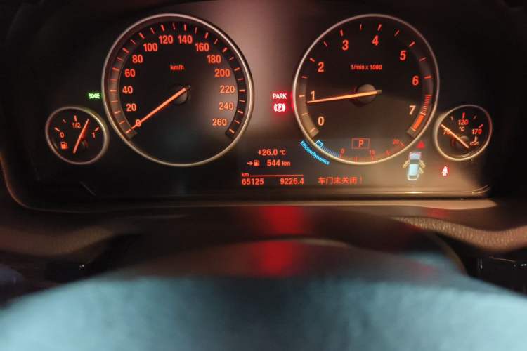Used BMW X4  Odometer Close Up