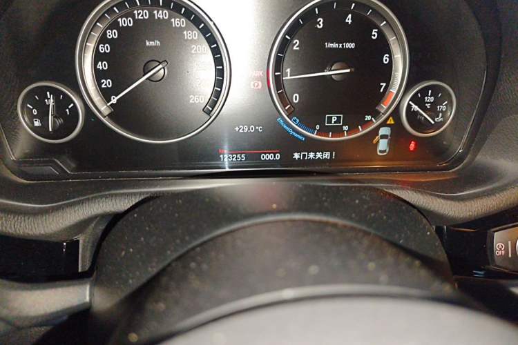 Used BMW X4 2016 xDrive20i M Sport Edition Odometer Close Up