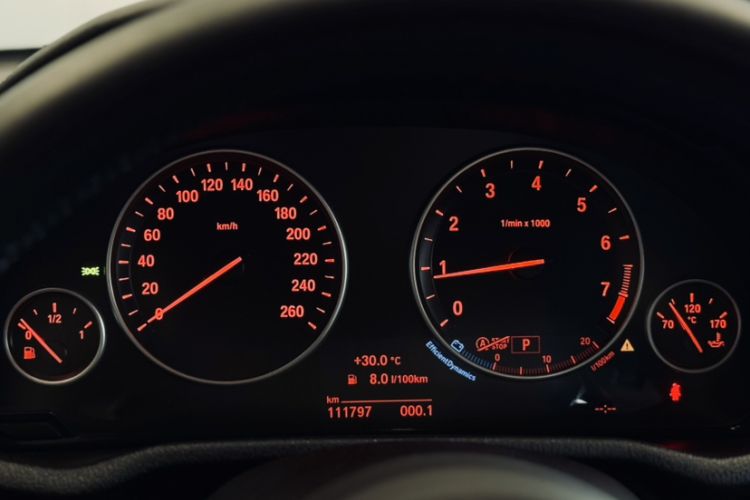 Used BMW X4 2016 xDrive20i M Sport Edition Odometer Close Up