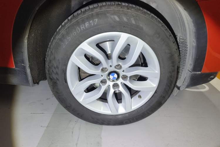 Used BMW X4  Right Front Wheel Hub