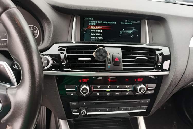 Used BMW X4 2016 xDrive20i M Sport Edition Audio And AC Panel