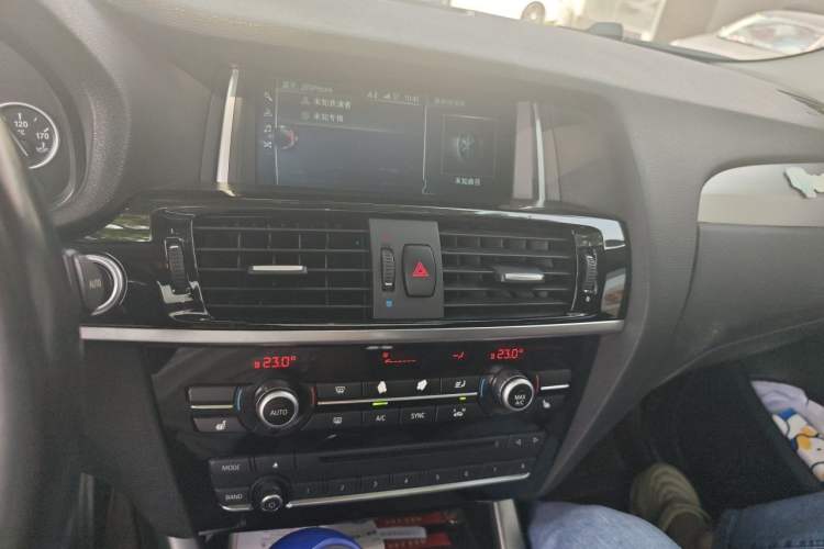 Used BMW X4 2016 xDrive20i M Sport Edition Audio And AC Panel