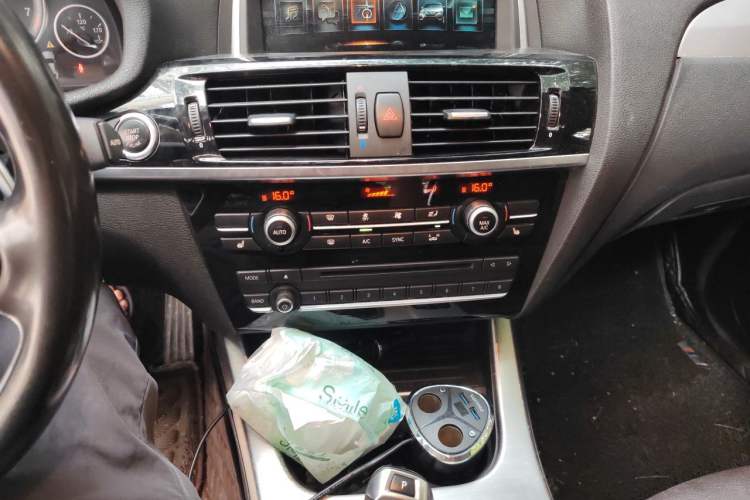Used BMW X4 2016 xDrive20i M Sport Edition Audio And AC Panel