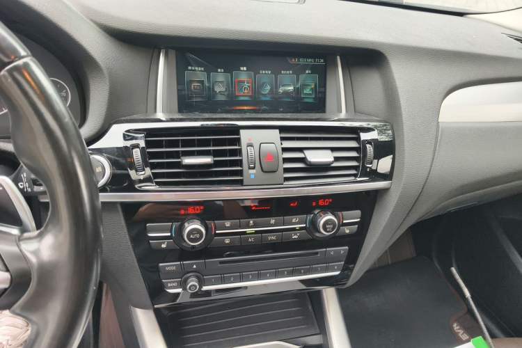 Used BMW X4 2016 xDrive20i M Sport Edition Audio And AC Panel
