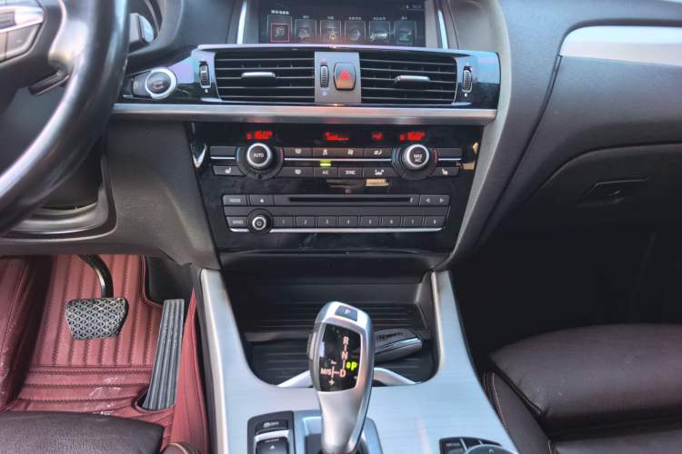 Used BMW X4 2016 xDrive20i M Sport Edition Audio And AC Panel