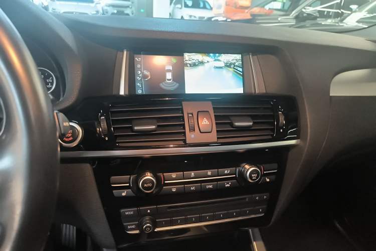 Used BMW X4 2016 xDrive20i M Sport Edition Audio And AC Panel