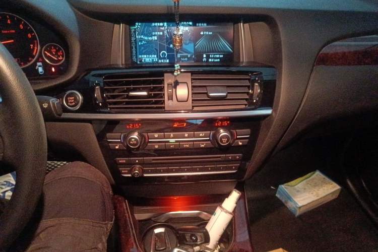 Used BMW X4 2016 xDrive20i M Sport Edition Audio And AC Panel