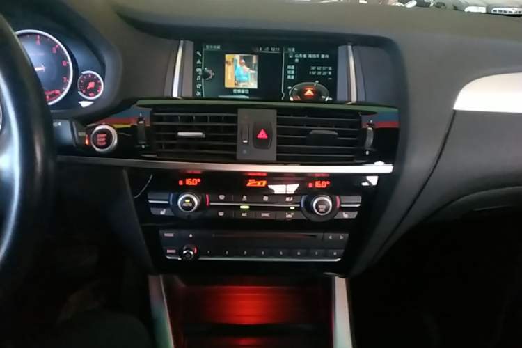 Used BMW X4 2016 xDrive20i M Sport Edition Audio And AC Panel