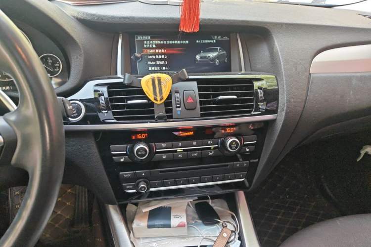 Used BMW X4 2016 xDrive20i M Sport Edition Audio And AC Panel