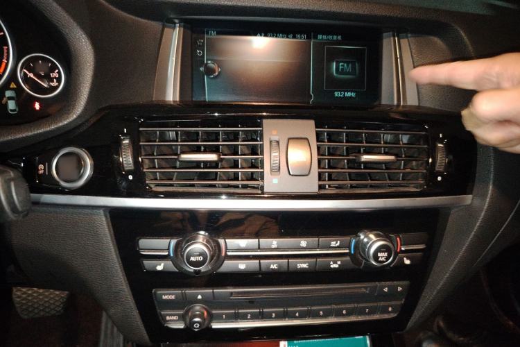 Used BMW X4 2016 xDrive20i M Sport Edition Audio And AC Panel