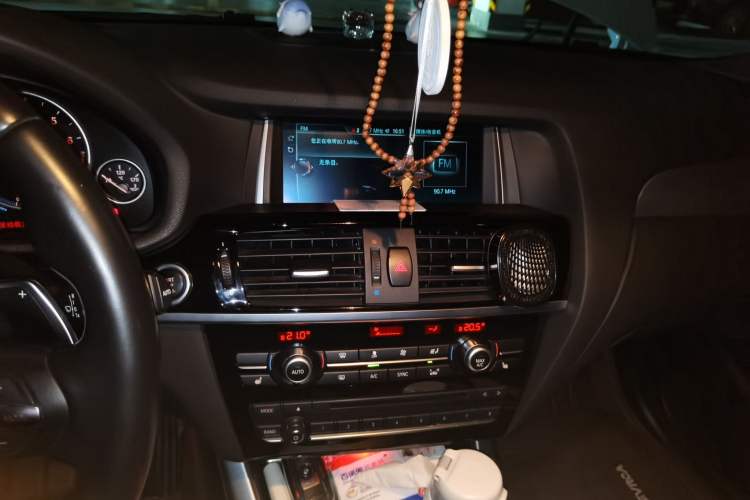 Used BMW X4 2016 xDrive20i M Sport Edition Audio And AC Panel
