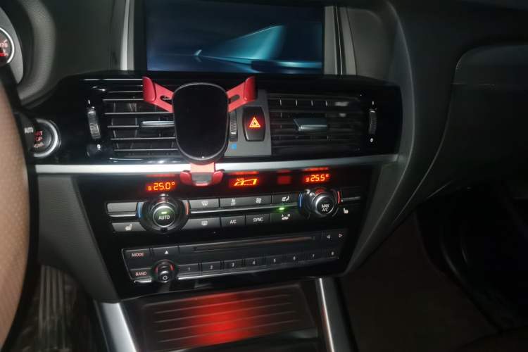 Used BMW X4 2016 xDrive20i M Sport Edition Audio And AC Panel