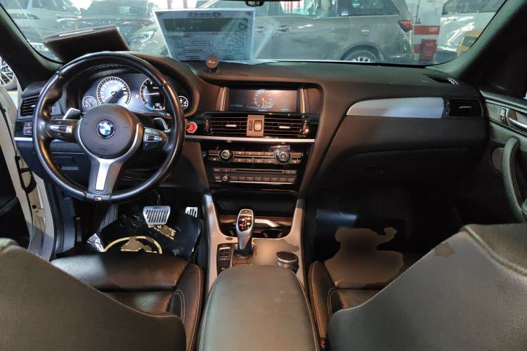 Used BMW X4 2016 M40i Center Console