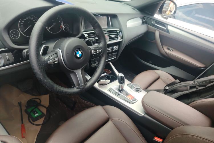 Used BMW X4 2016 xDrive20i M Sport Edition Center Console