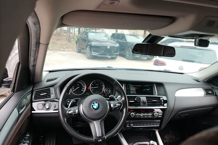 Used BMW X4 2016 xDrive20i M Sport Edition Center Console
