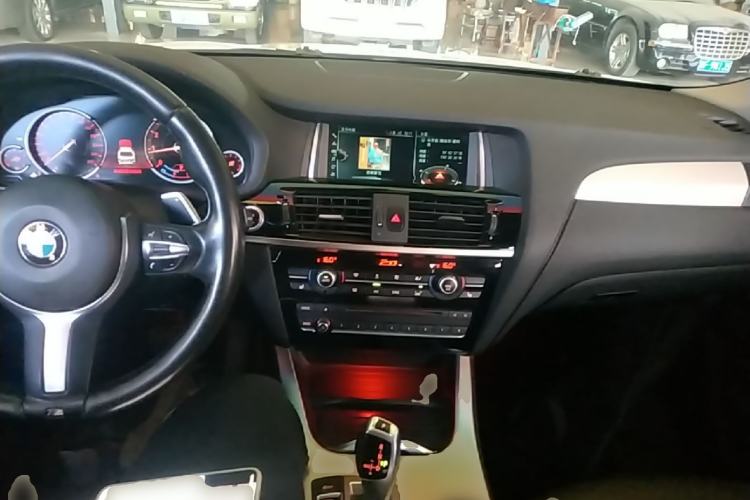 Used BMW X4 2016 xDrive20i M Sport Edition Center Console